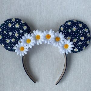 Minnie Mouse ears